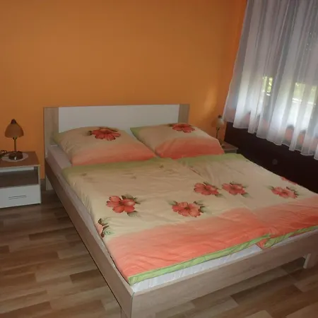 Apartment Liget Vendeghaz *